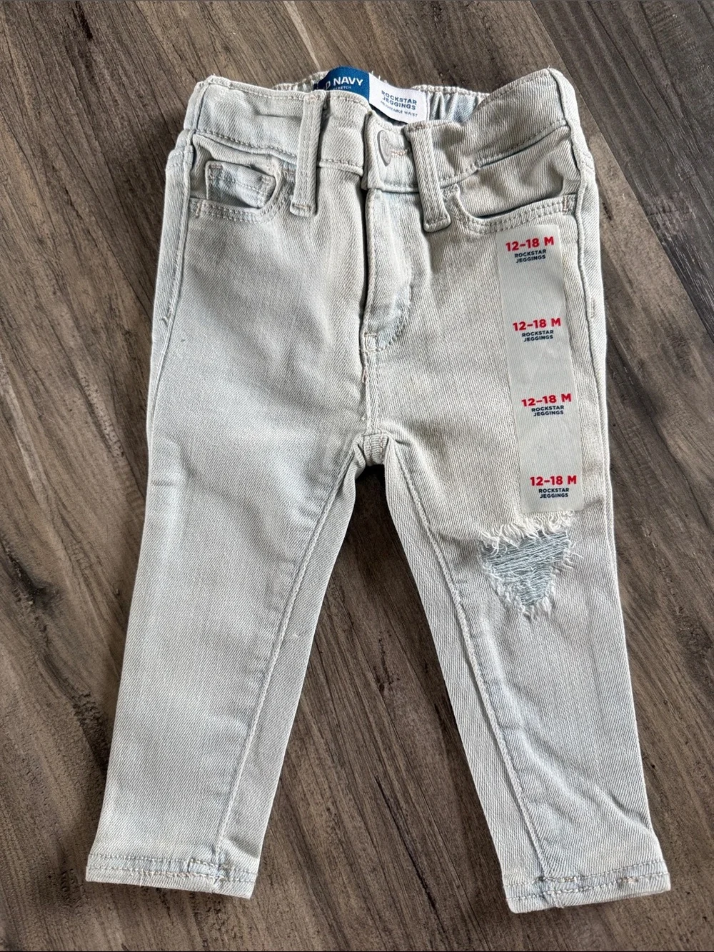 Old Navy Light Blueish-Grey Distressed Skinny Jeans